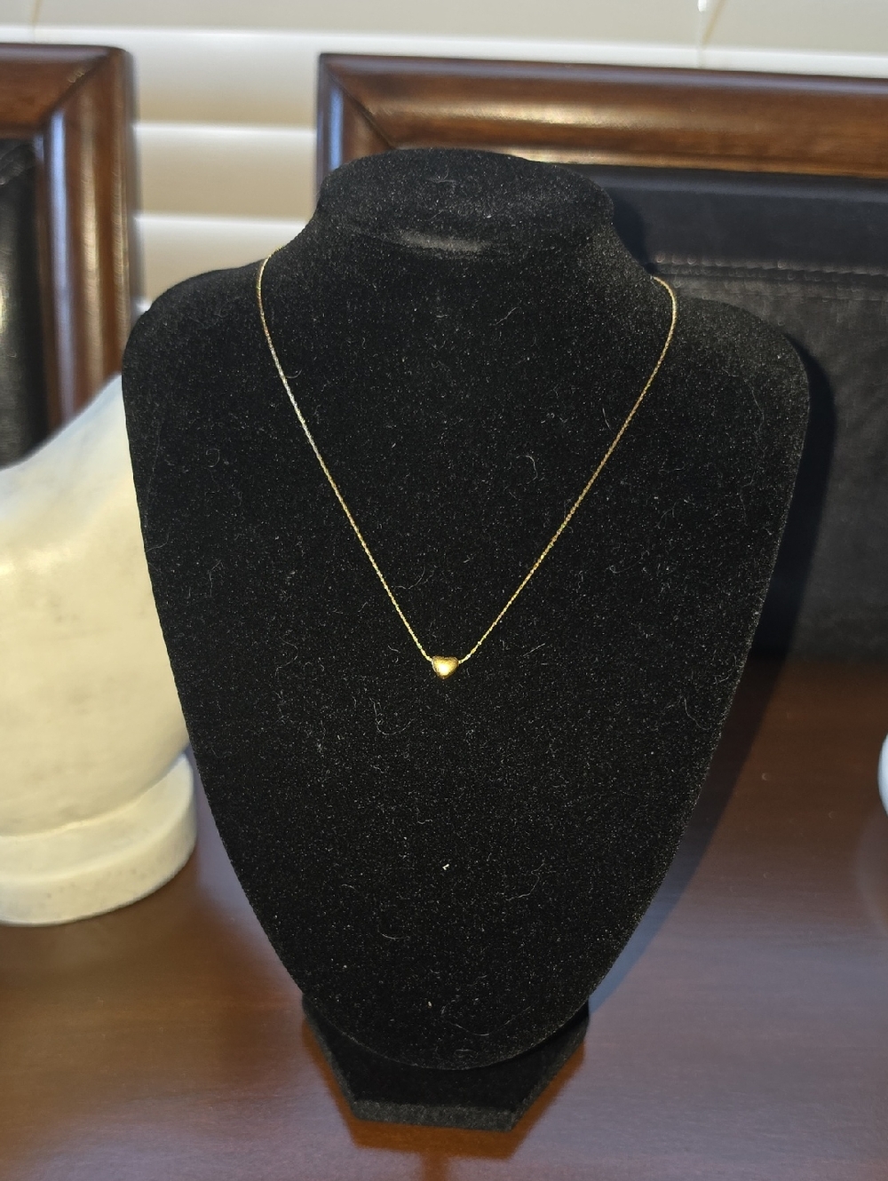 Delicate Gold Heart Pendant Necklace - Women Jewelry